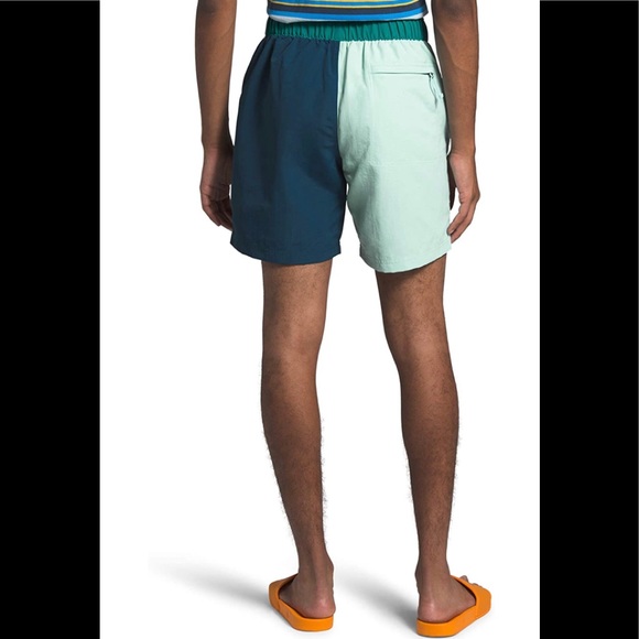 The North Face Men's V-Type Swimsuit Size XL - Picture 2 of 9